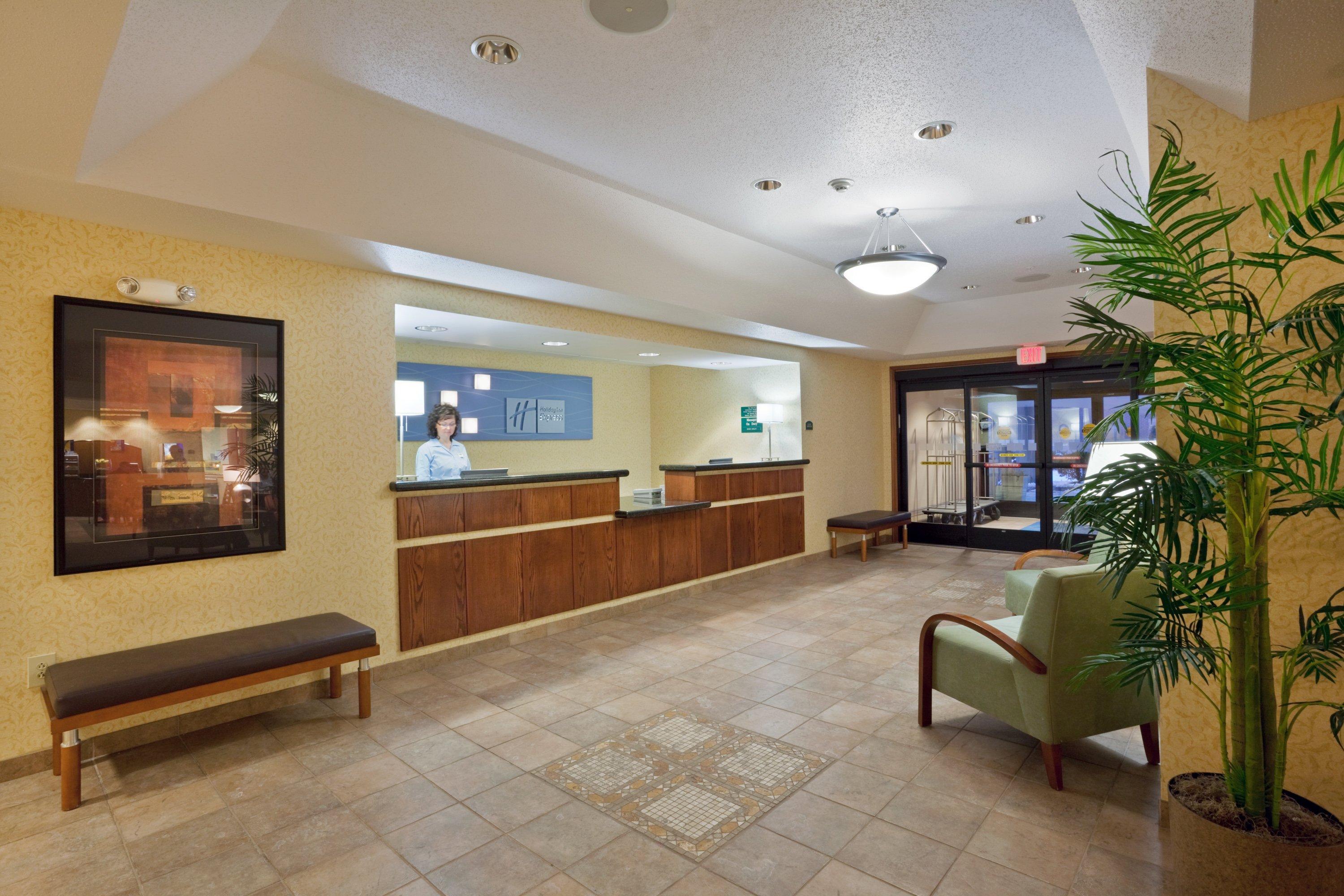 Holiday Inn Express Kansas City - At The Legends! By Ihg Bonner Springs Eksteriør billede