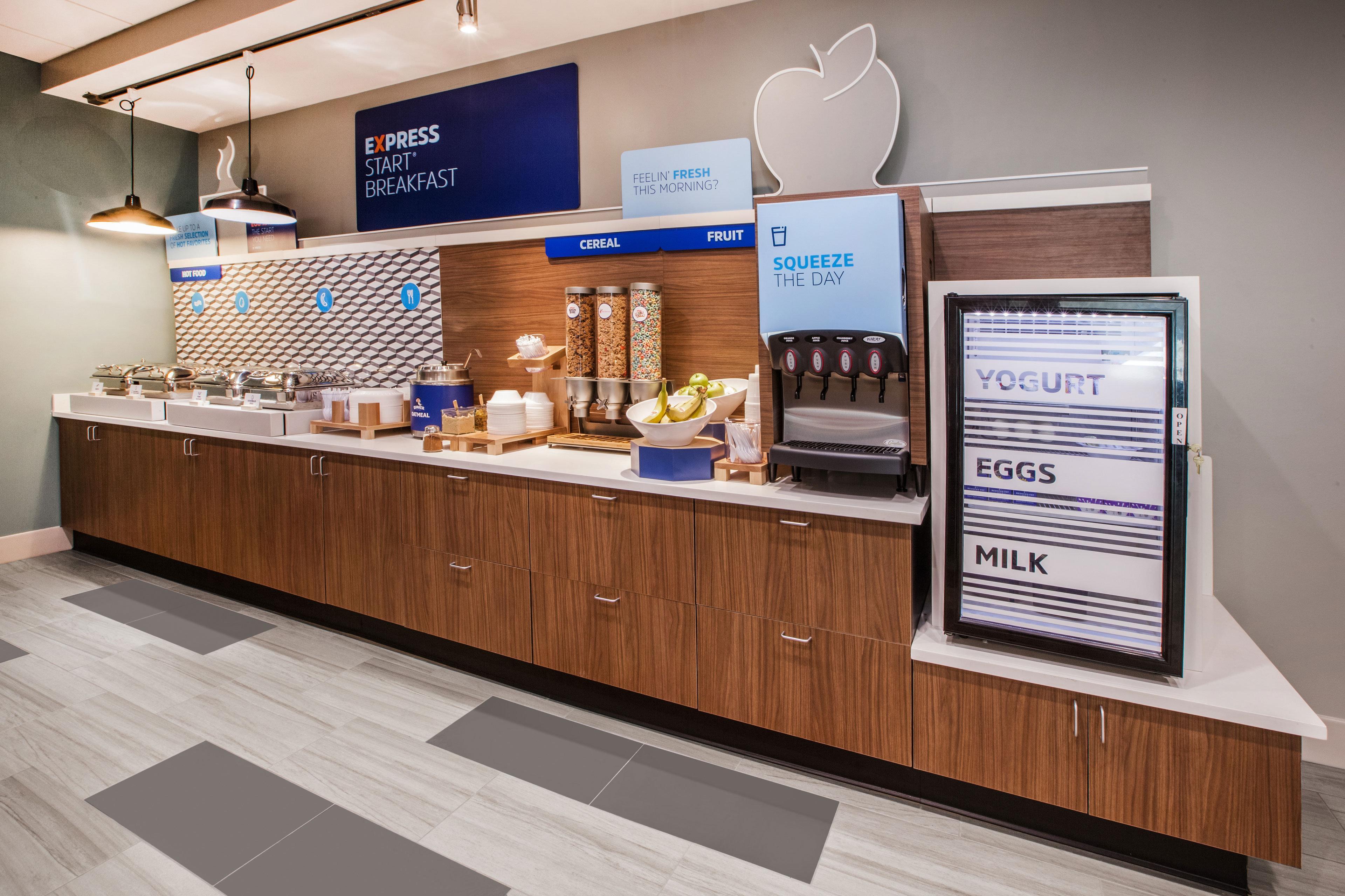 Holiday Inn Express Kansas City - At The Legends! By Ihg Bonner Springs Eksteriør billede