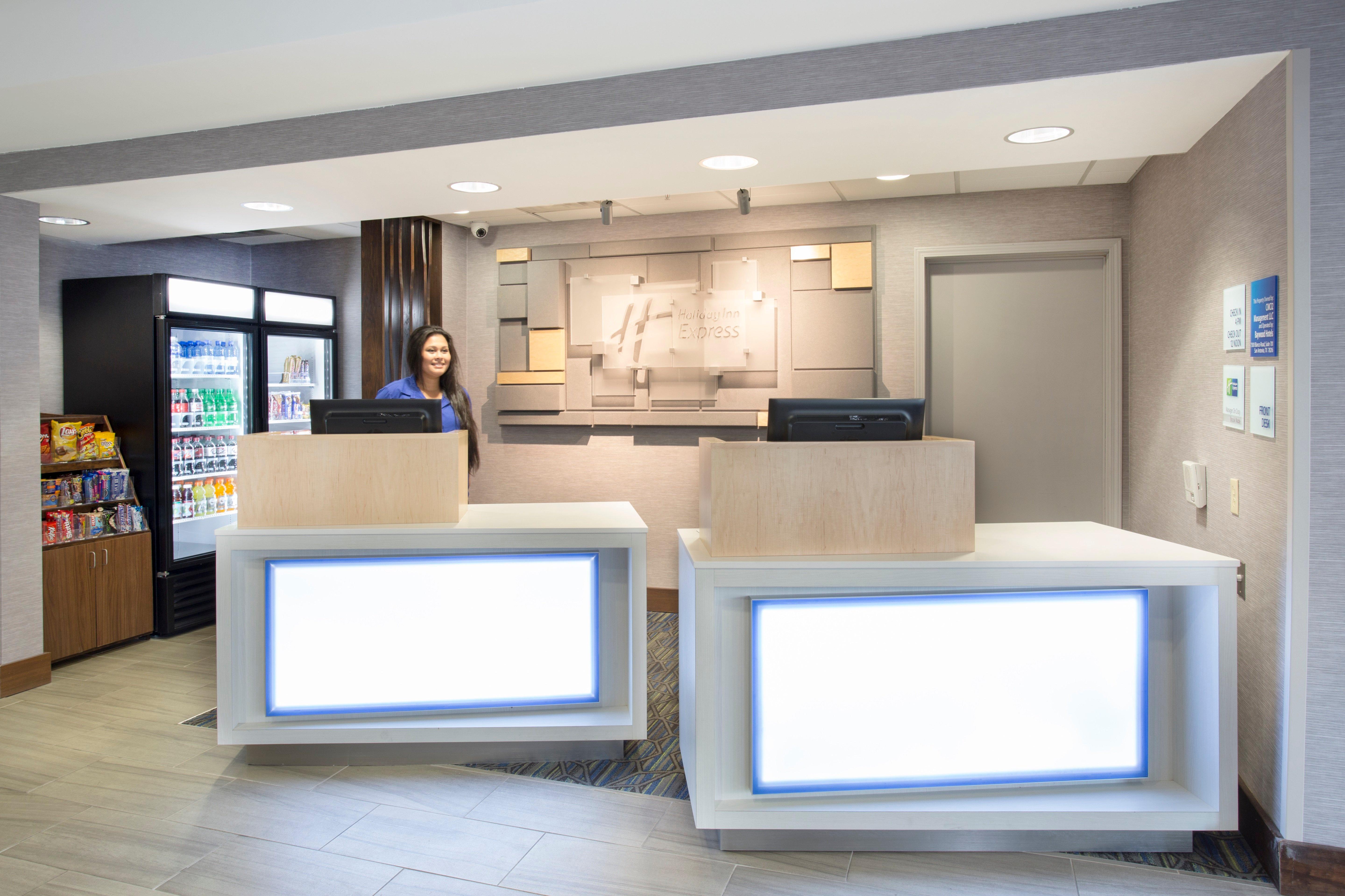 Holiday Inn Express Kansas City - At The Legends! By Ihg Bonner Springs Eksteriør billede