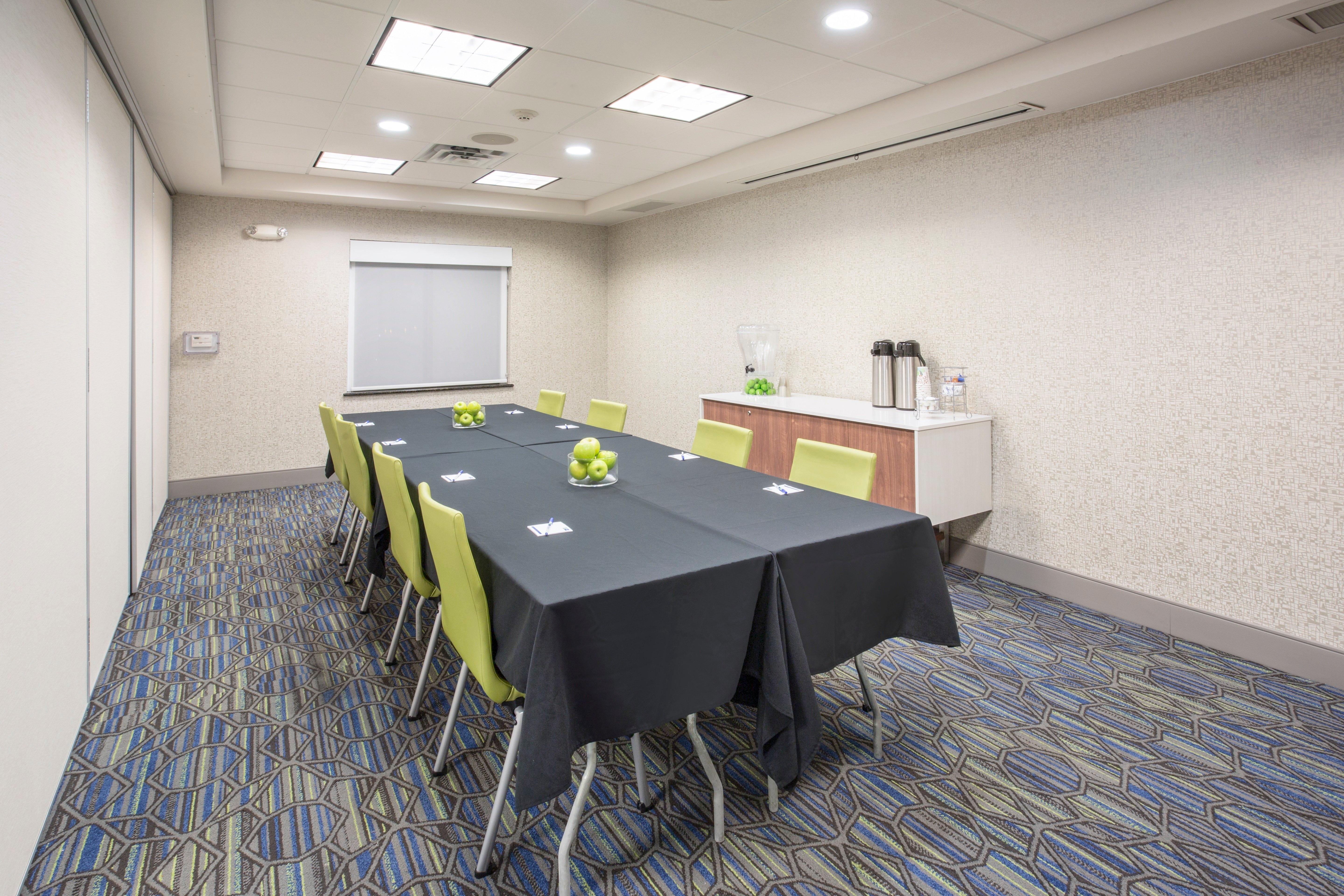 Holiday Inn Express Kansas City - At The Legends! By Ihg Bonner Springs Eksteriør billede