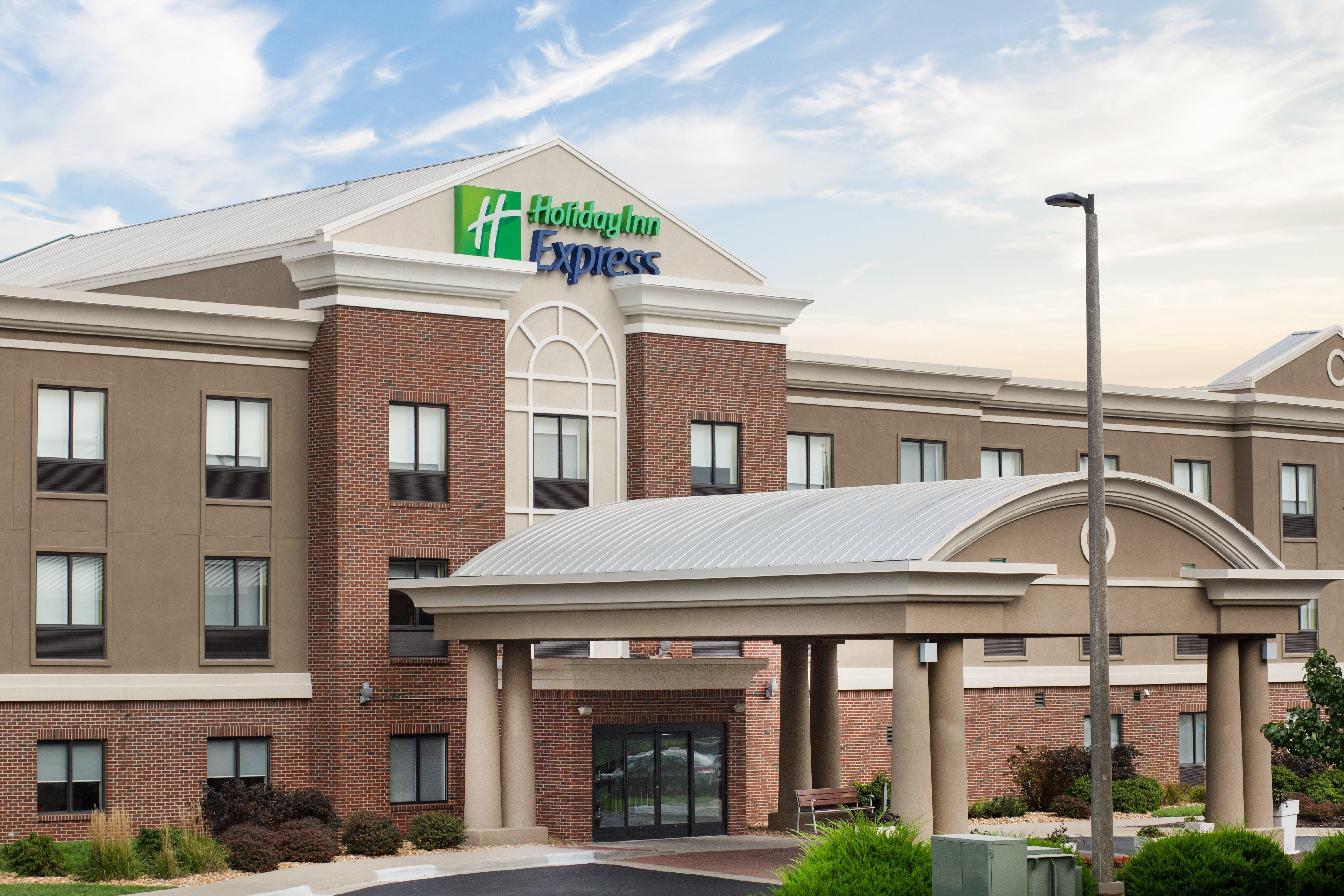 Holiday Inn Express Kansas City - At The Legends! By Ihg Bonner Springs Eksteriør billede