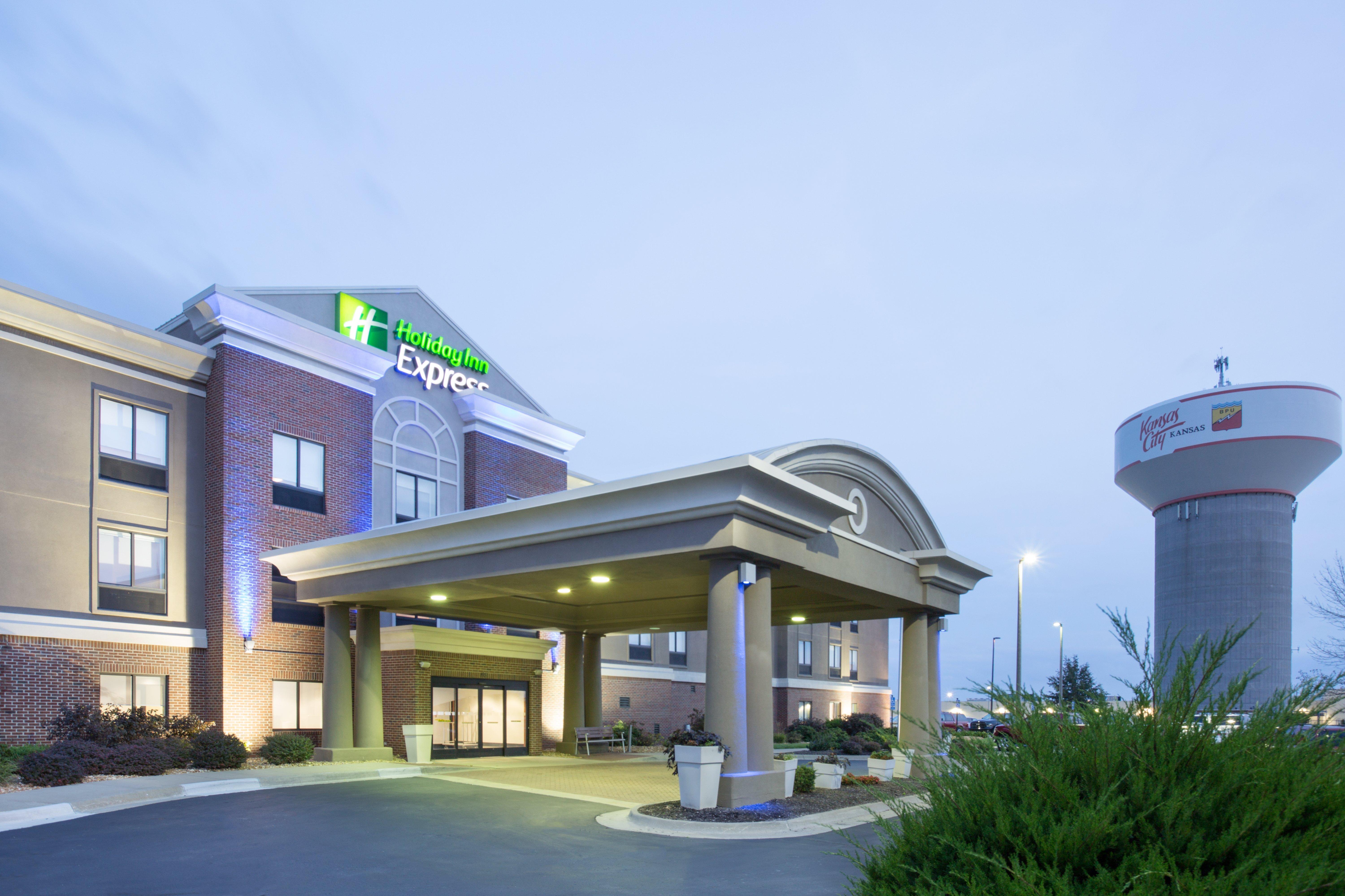Holiday Inn Express Kansas City - At The Legends! By Ihg Bonner Springs Eksteriør billede