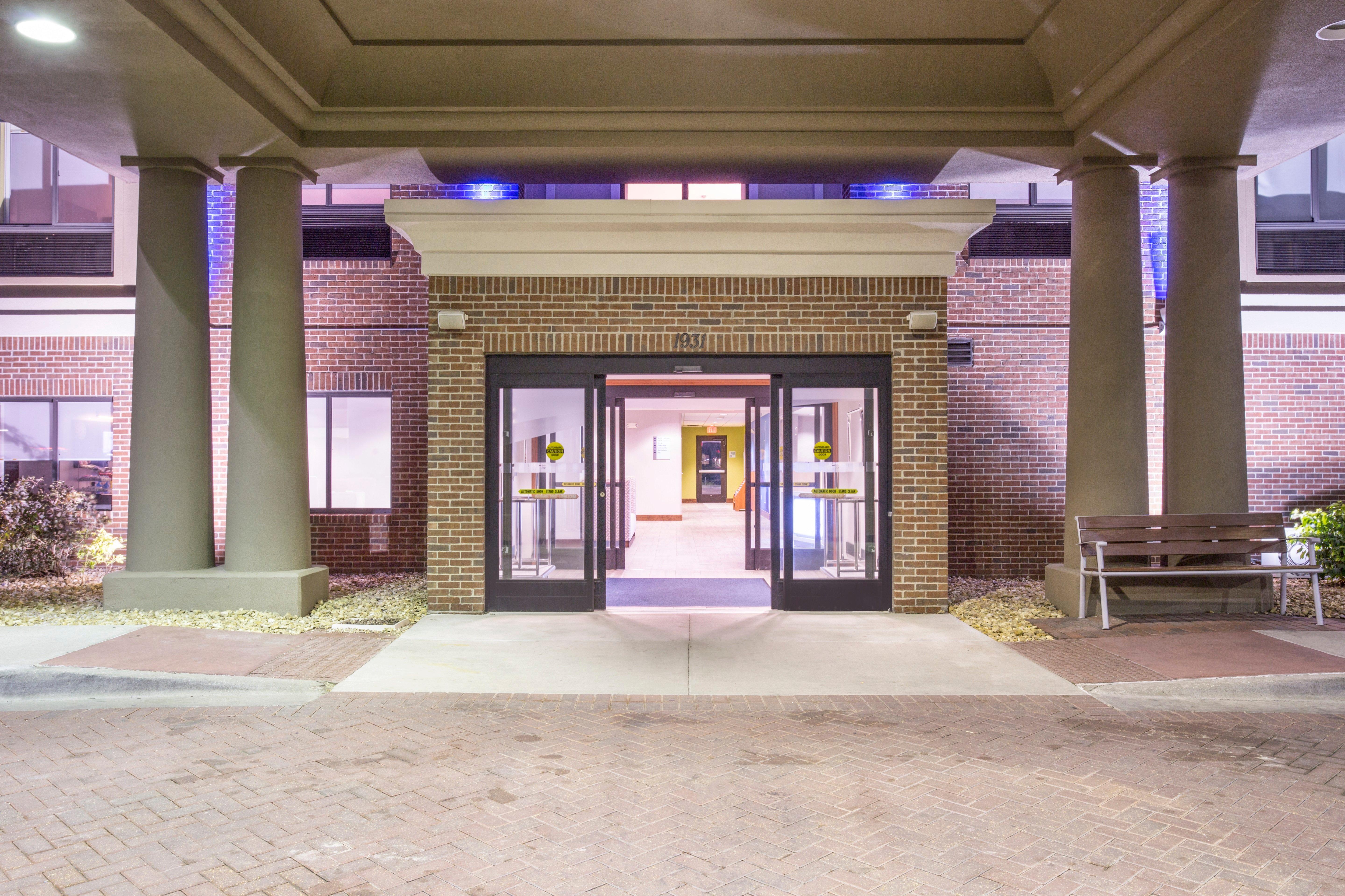 Holiday Inn Express Kansas City - At The Legends! By Ihg Bonner Springs Eksteriør billede